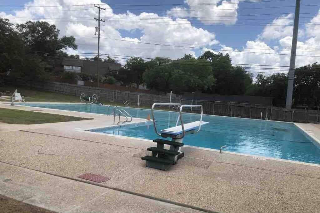 Villa Cyc Eclectic Back House With Bbq Gazebo San Antonio Exterior foto